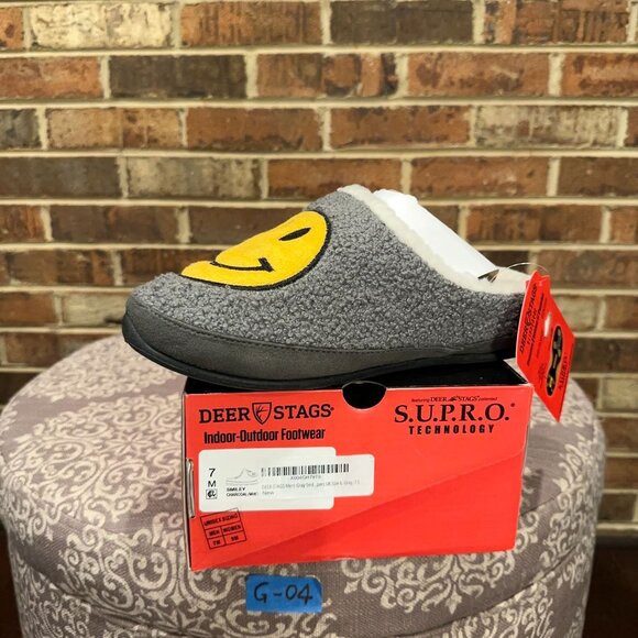 DEER STAGS Men's Smiley Face Gray Cushioned Round Slip on Wink Slippers Size 7M - Picture 6 of 6